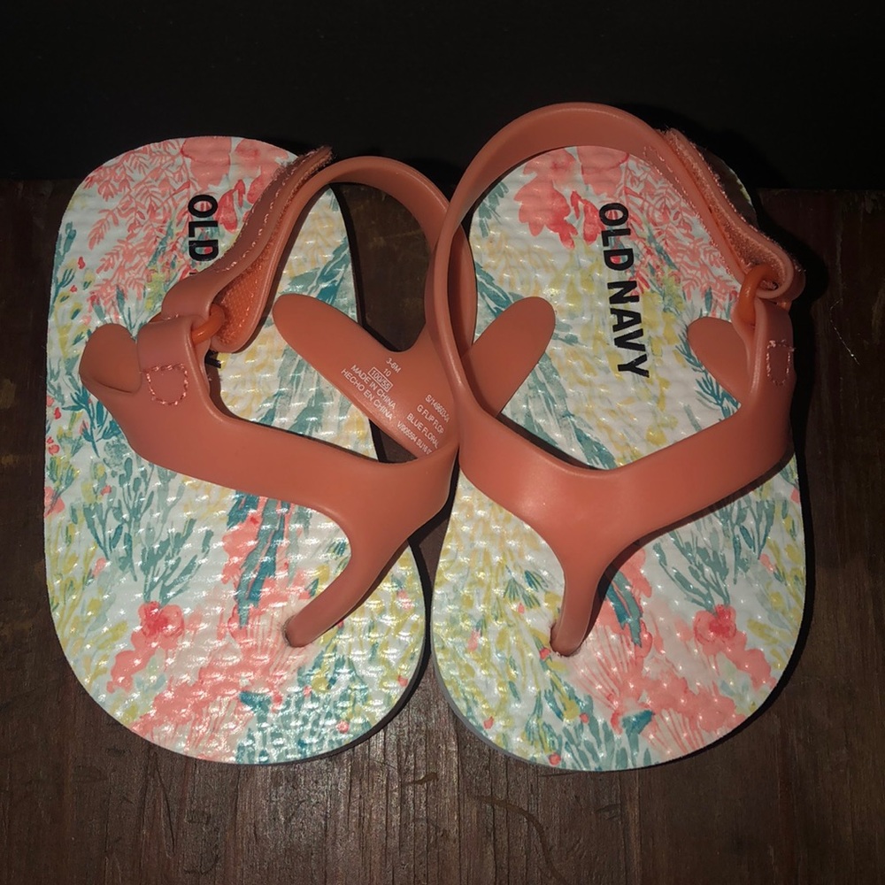 TWINS Set Rash-guard Suits & flipflops - Picture 5 of 6